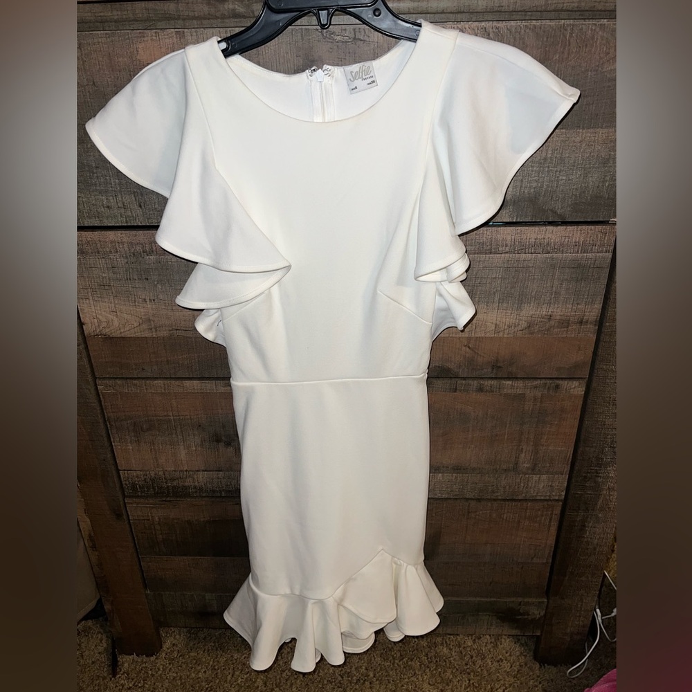 Selfie Leslie Dress